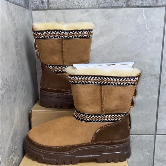 UGG Shoes - UGG CLASSIC MINI TRAILGAZER